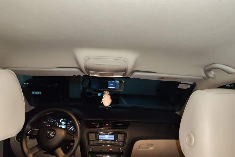 Used Skoda Octavia 2016 1.6L Automatic Chuanxing Edition Headliner