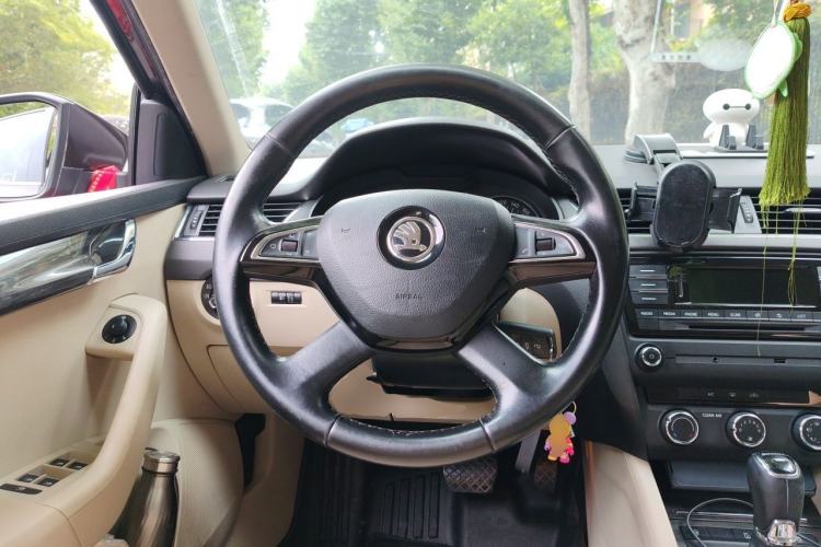 Used Skoda Octavia 2016 1.6L Automatic Smart Drive Edition Steering Wheel
