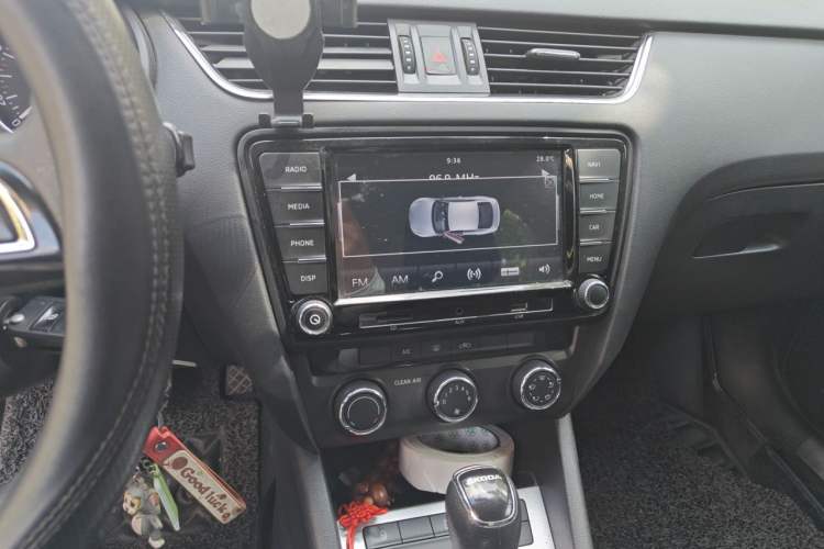 Used Skoda Octavia 2016 1.6L Automatic Chuanxing Edition Audio And AC Panel