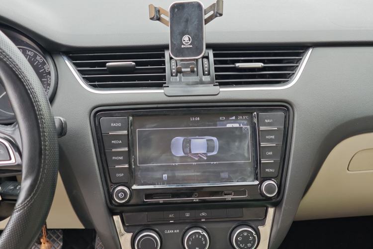 Used Skoda Octavia 2016 1.6L Automatic Chuanxing Edition Audio And AC Panel