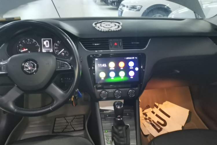 Used Skoda Octavia 2016 1.6L Automatic Smart Drive Edition Audio And AC Panel