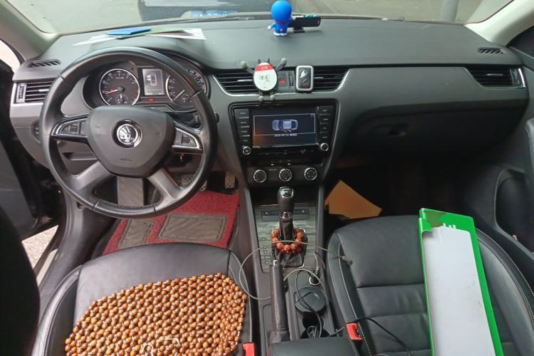 Used Skoda Octavia 2016 TSI280 DSG Smart Drive Edition Center Console