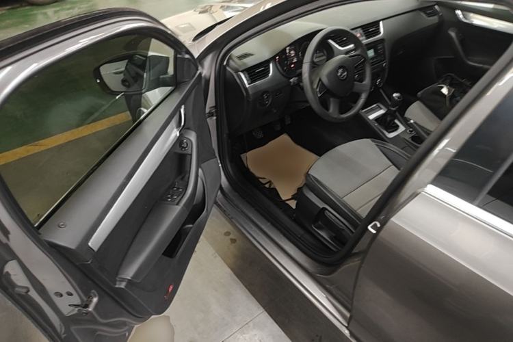 Used Skoda Octavia 2016 1.6L Manual Trend Edition Driver Seat