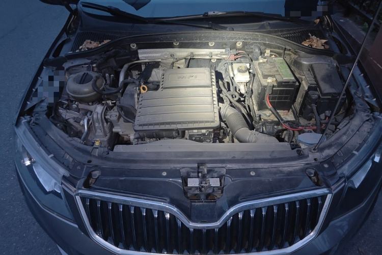 Used Skoda Octavia 2016 1.6L Automatic Smart Drive Edition Engine Bay