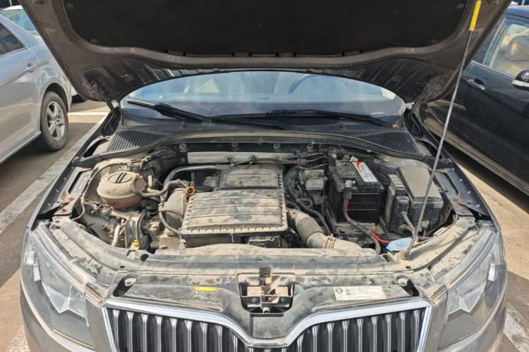 Used Skoda Octavia 2016 1.6L Automatic Smart Drive Edition Engine Bay