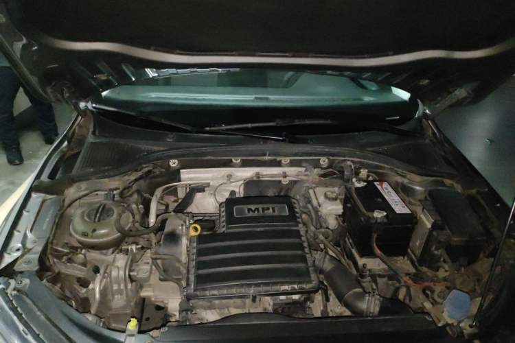 Used Skoda Octavia 2016 1.6L Automatic Chuanxing Edition Engine Bay