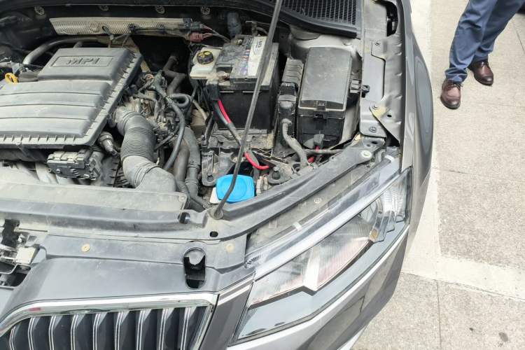 Used Skoda Octavia 2016 1.6L Automatic Smart Drive Edition Engine Bay Left