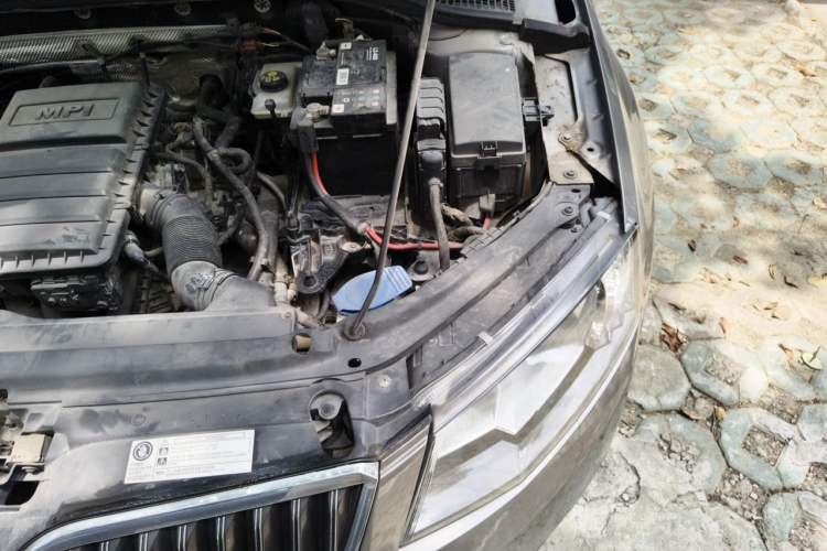 Used Skoda Octavia 2016 1.6L Automatic Chuanxing Edition Engine Bay Left