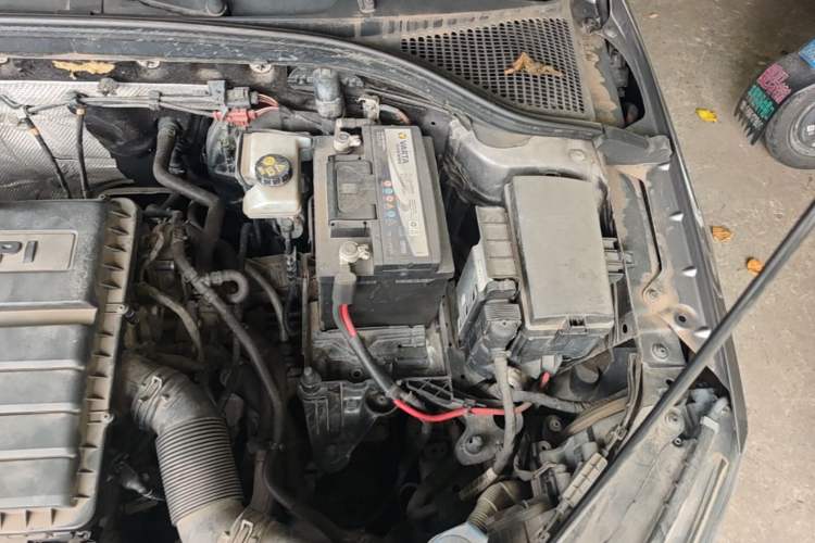 Used Skoda Octavia 2016 1.6L Automatic Smart Drive Edition Engine Bay Left