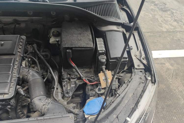 Used Skoda Octavia 2016 1.6L Automatic Chuanxing Edition Engine Bay Left