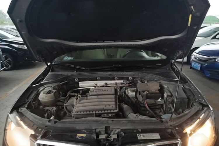 Used Skoda Octavia 2016 1.6L Automatic Chuanxing Edition Engine Bay
