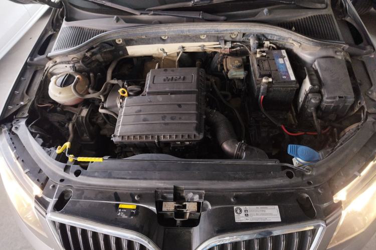 Used Skoda Octavia 2016 1.6L Automatic Smart Drive Edition Engine Bay
