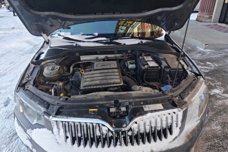 Used Skoda Octavia 2016 1.6L Automatic Smart Drive Edition Engine Bay