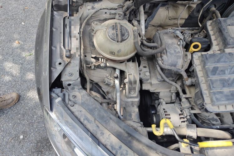 Used Skoda Octavia 2016 1.6L Automatic Chuanxing Edition Engine Bay Right