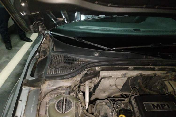 Used Skoda Octavia 2016 1.6L Automatic Chuanxing Edition Engine Bay Right