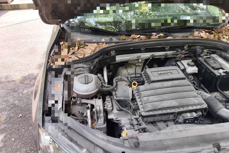 Used Skoda Octavia 2016 1.6L Automatic Smart Drive Edition Engine Bay Right