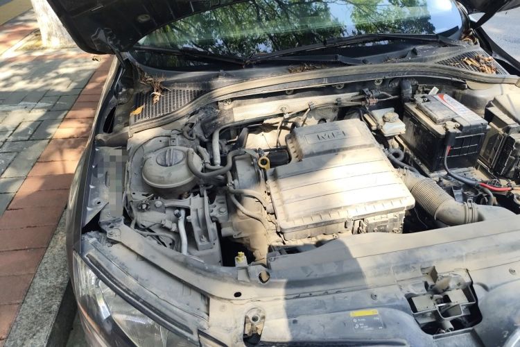 Used Skoda Octavia 2016 1.6L Manual Smart Drive Version Engine Bay Right