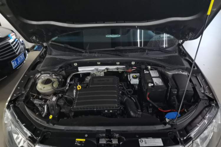 Used Skoda Octavia 2016 1.6L Automatic Smart Drive Edition Engine Bay