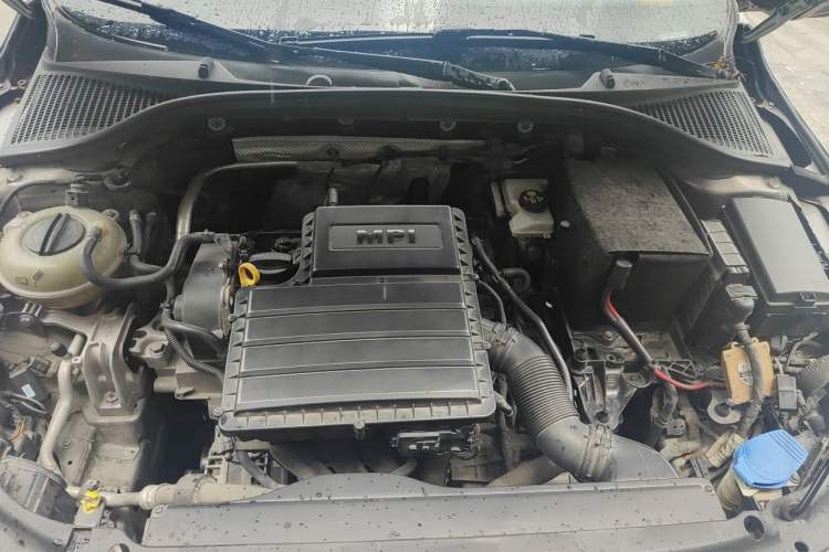 Used Skoda Octavia 2016 1.6L Automatic Chuanxing Edition Engine Bay