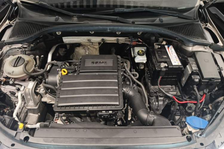 Used Skoda Octavia 2016 1.6L Manual Smart Drive Version Engine Bay