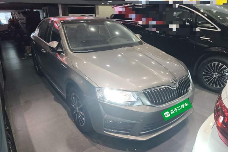Used Skoda Octavia 2016 1.6L Manual Smart Drive Version Exterior 1