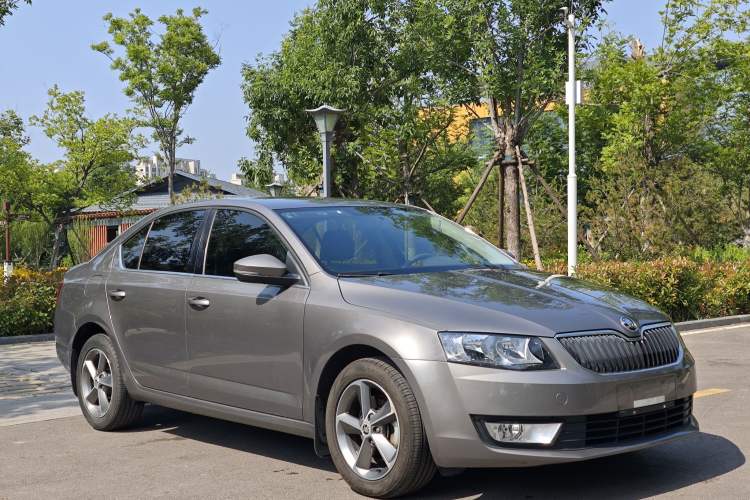 Used Skoda Octavia 2016 1.6L Manual Trend Edition Exterior 2