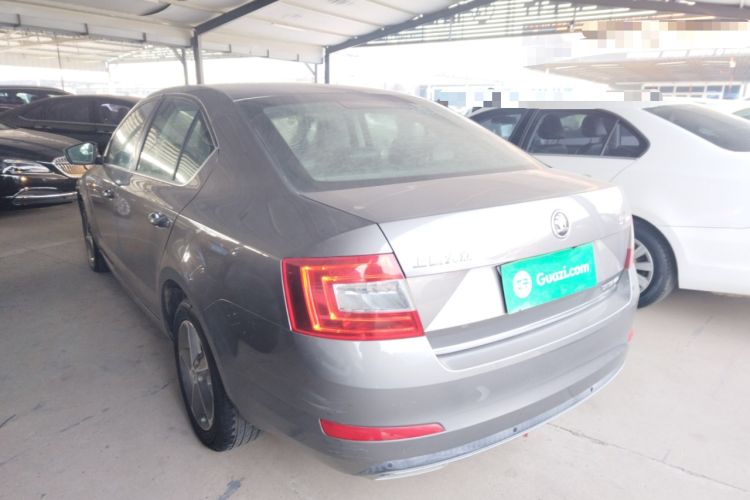 Used Skoda Octavia 2016 1.6L Automatic Smart Drive Edition Exterior 2