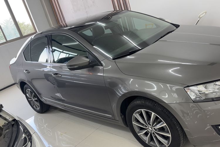 Used Skoda Octavia 2016 TSI280 DSG Luxury Edition Exterior 2