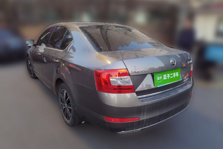 Used Skoda Octavia 2016 1.6L Automatic Smart Drive Edition Exterior 3