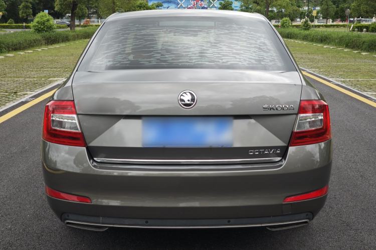 Used Skoda Octavia 2016 1.6L Automatic Chuanxing Edition Exterior 3