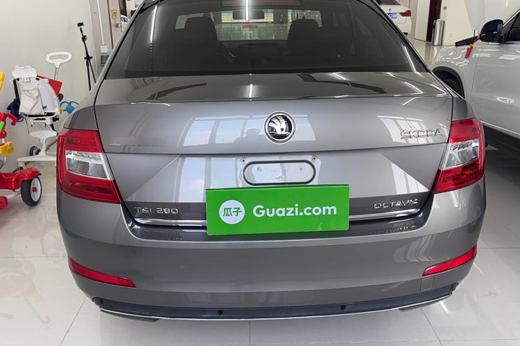 Used Skoda Octavia 2016 TSI280 DSG Luxury Edition Exterior 4