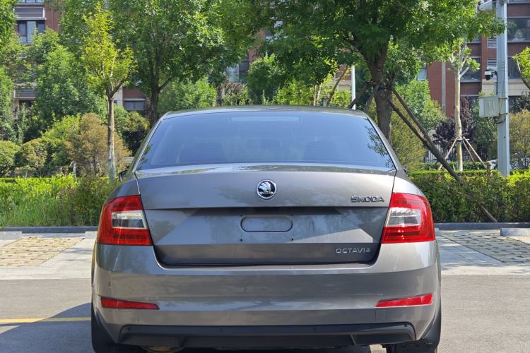 Used Skoda Octavia 2016 1.6L Manual Trend Edition Exterior 5