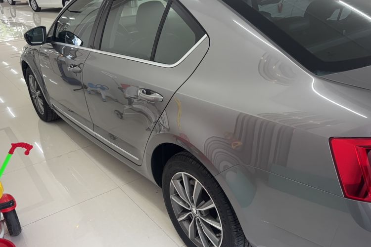 Used Skoda Octavia 2016 TSI280 DSG Luxury Edition Exterior 5
