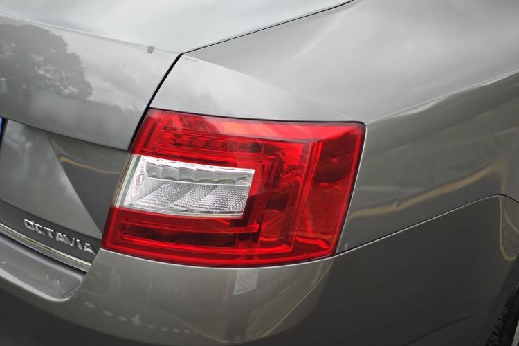 Used Skoda Octavia 2016 1.6L Automatic Chuanxing Edition Exterior 8