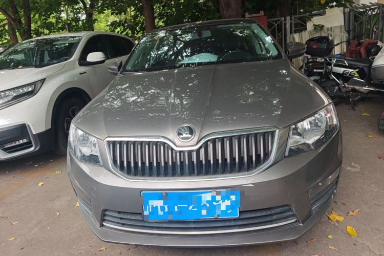 Used Skoda Octavia 2016 1.6L Automatic Smart Drive Edition Front
