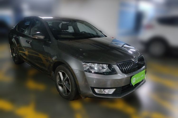 Used Skoda Octavia 2016 1.6L Automatic Chuanxing Edition Front Right 45 Deg