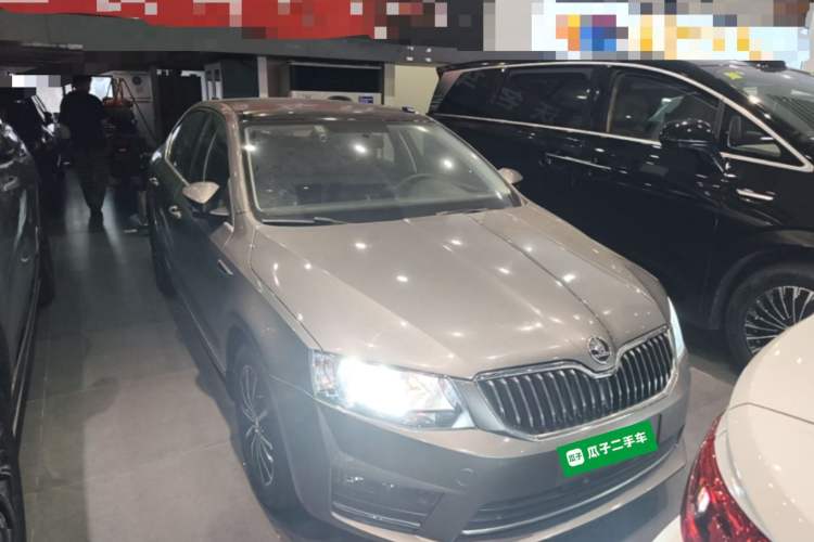 Used Skoda Octavia 2016 1.6L Manual Smart Drive Version Front