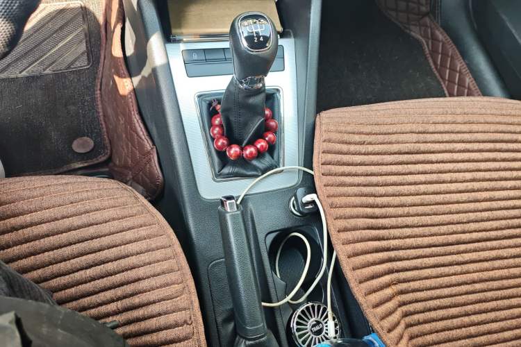 Used Skoda Octavia 2016 1.6L Manual Trend Edition Gear Lever