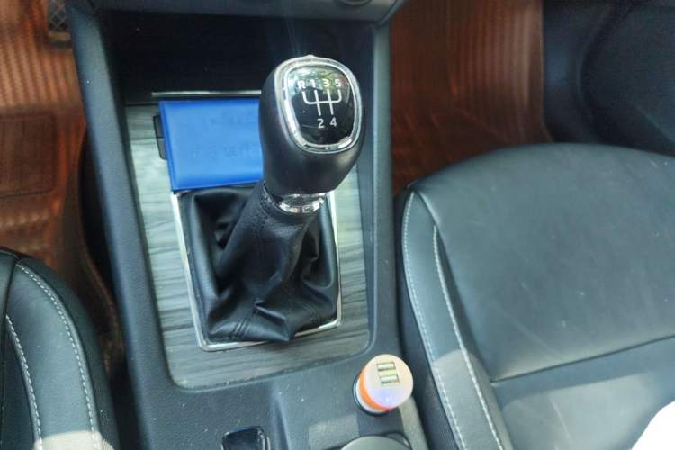 Used Skoda Octavia 2016 1.6L Manual Smart Drive Version Gear Lever
