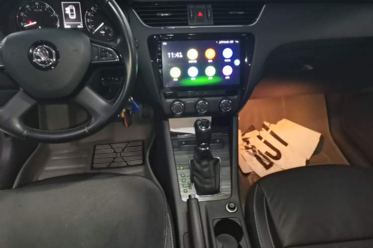 Used Skoda Octavia 2016 1.6L Automatic Smart Drive Edition Gear Lever