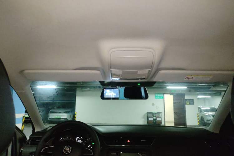 Used Skoda Octavia 2016 1.6L Automatic Chuanxing Edition Headliner