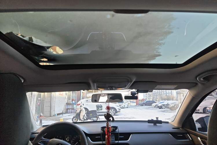 Used Skoda Octavia 2016 1.6L Automatic Smart Drive Edition Headliner