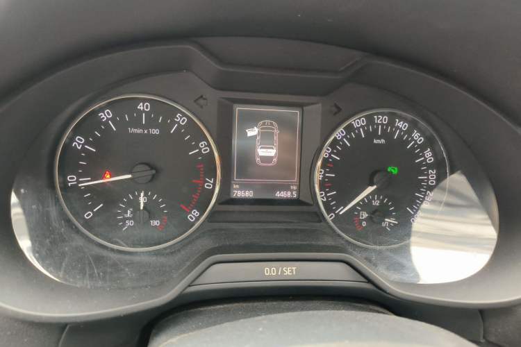 Used Skoda Octavia 2016 1.6L Automatic Smart Drive Edition Instrument Cluster