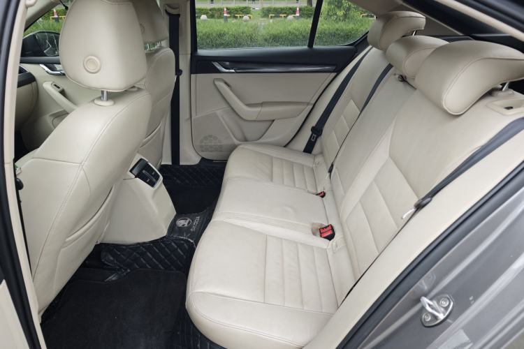 Used Skoda Octavia 2016 1.6L Automatic Chuanxing Edition Interior 2