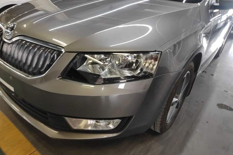 Used Skoda Octavia 2016 1.6L Manual Trend Edition Left Front Headlight