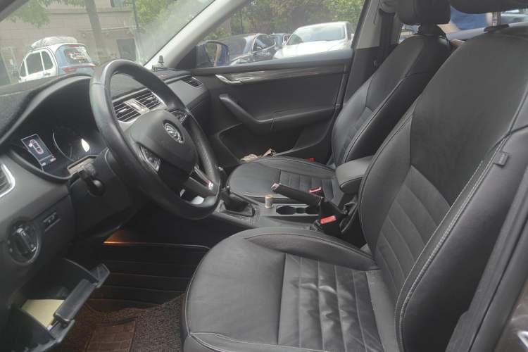 Used Skoda Octavia 2016 1.6L Automatic Smart Drive Edition Left Front Seat