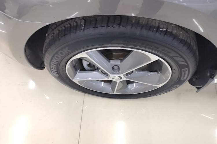 Used Skoda Octavia 2016 1.6L Automatic Chuanxing Edition Left Front Wheel Hub