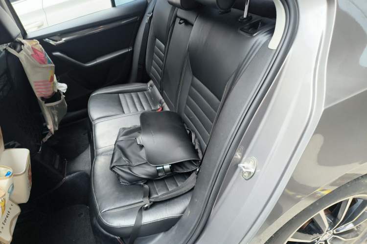 Used Skoda Octavia 2016 1.6L Automatic Smart Drive Edition Left Rear Seat