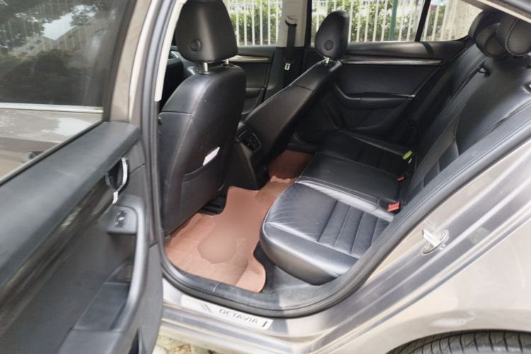 Used Skoda Octavia 2016 1.6L Automatic Chuanxing Edition Left Rear Seat