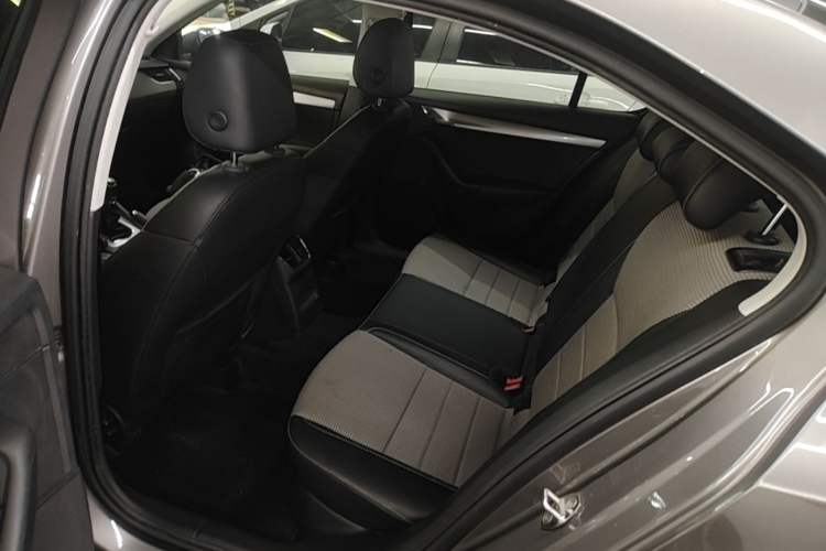 Used Skoda Octavia 2016 1.6L Manual Trend Edition Left Rear Seat